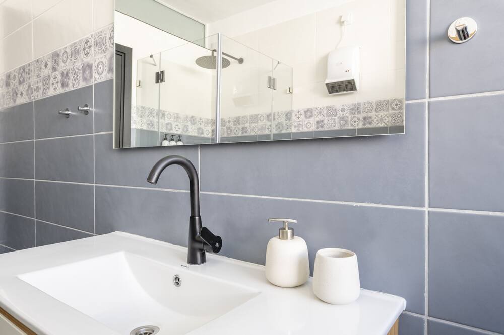 Photo of Bathroom in Zikhron Ya'aqov