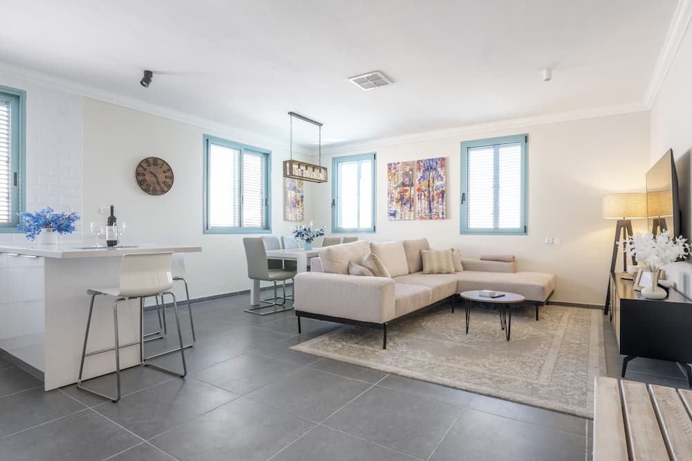 Photo of Livingroom in Zikhron Ya'aqov