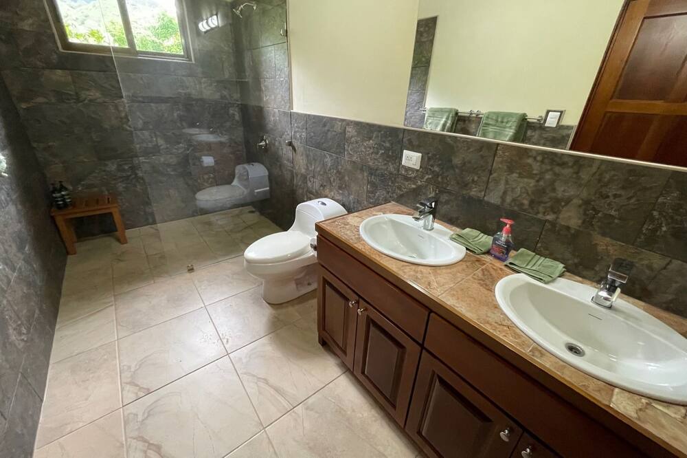 Photo of Bathroom in Chontales