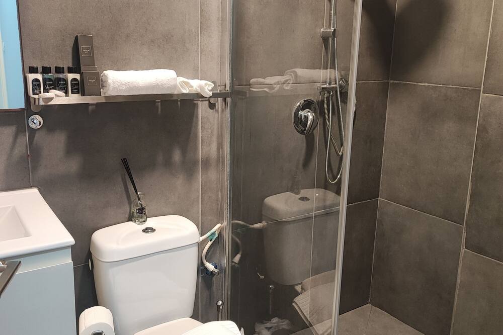 Photo of Bathroom in Jaffa