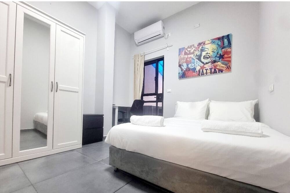 Photo of Bedroom in Jaffa