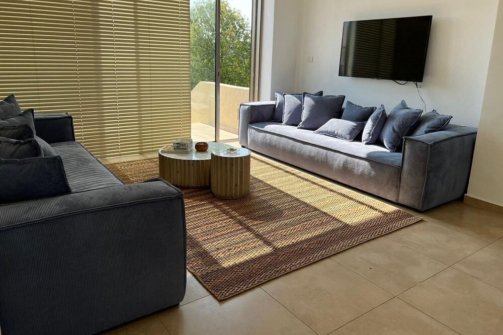 Photo of Livingroom in Caesarea
