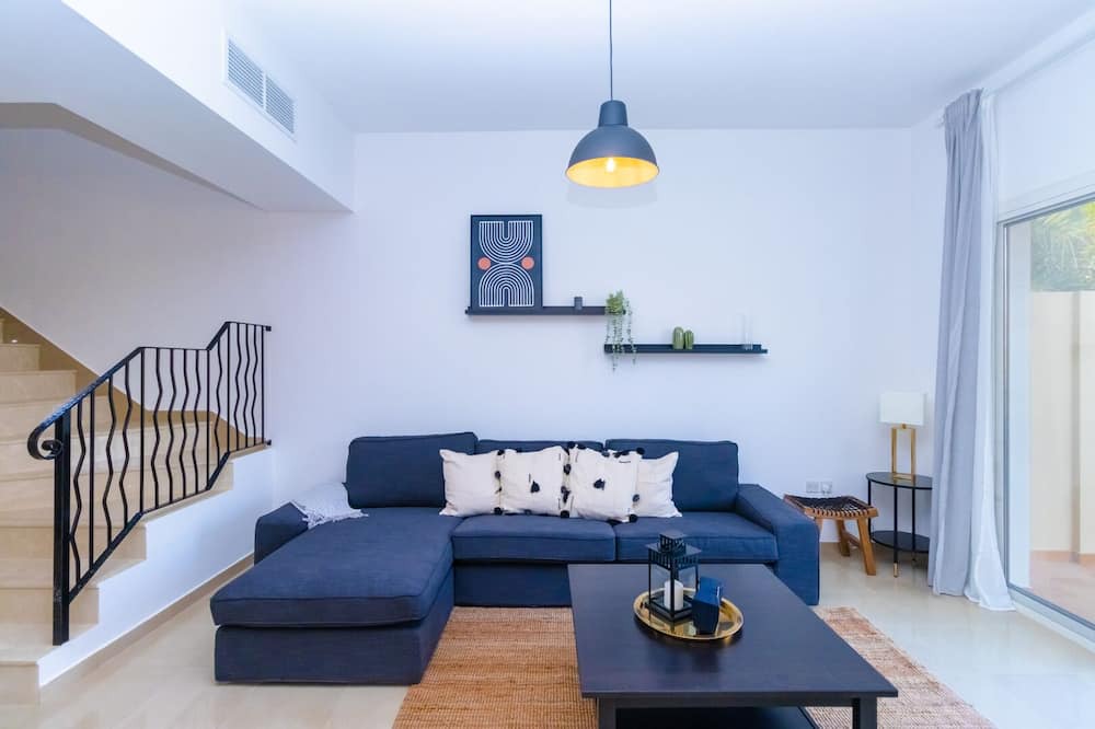 Photo of Livingroom in Al Hamra Village