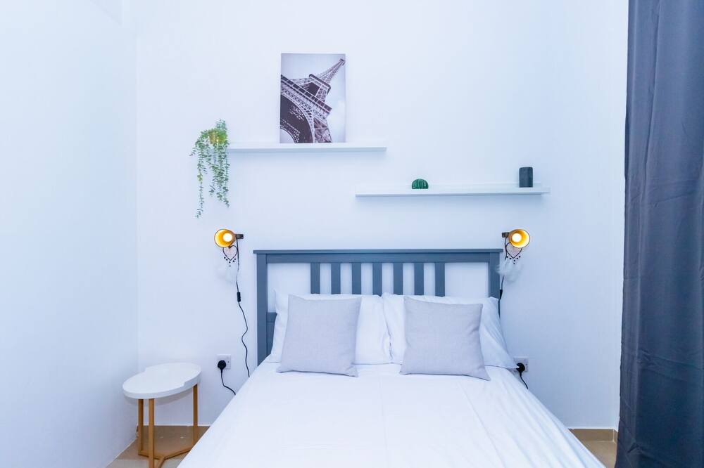 Photo of Bedroom in Al Hamra Village