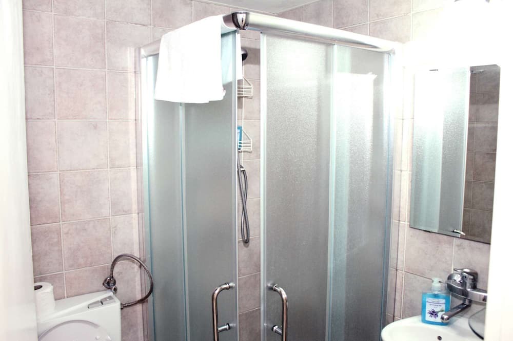 Photo of Bathroom in Arad