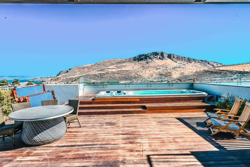 Photo of Patio Balcony in Migdal
