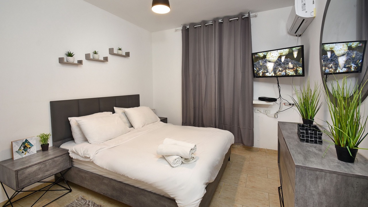 Photo of Bedroom in Safed