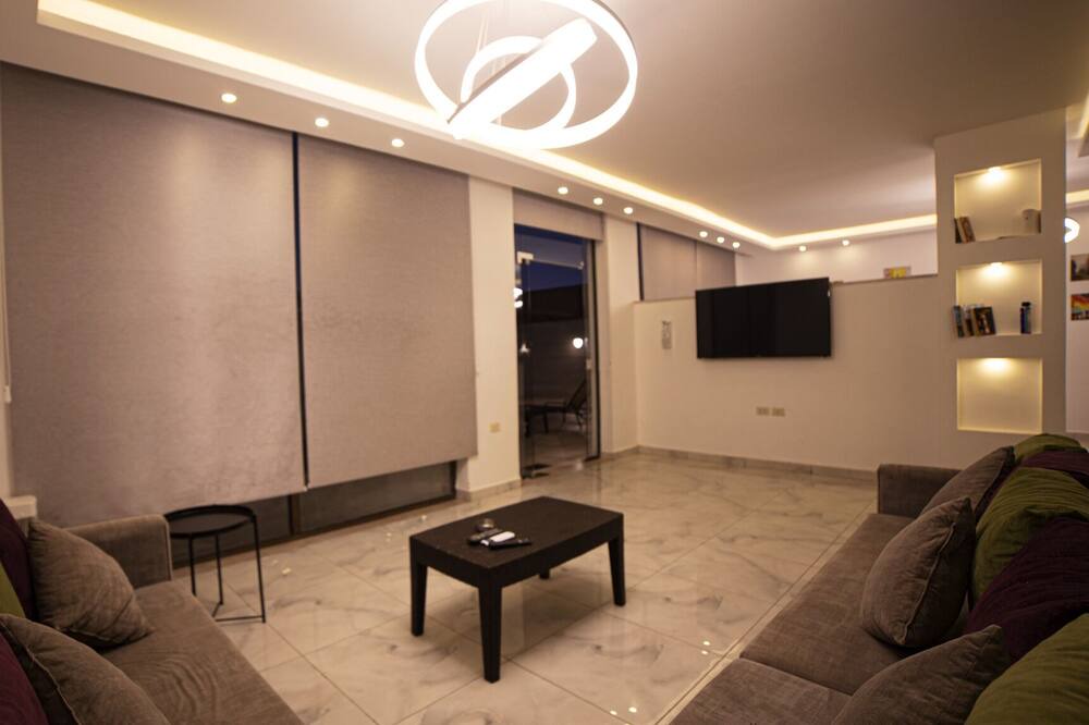 Photo of Livingroom in Ma'In