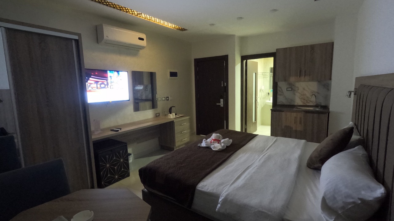 Photo of Bedroom in Al Jubeiha
