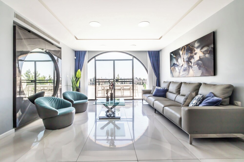 Photo of Livingroom in Yemin Moshe