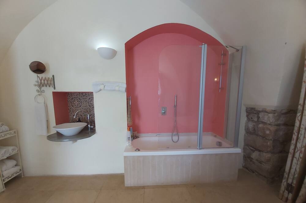 Photo of Bathroom in Artists Colony
