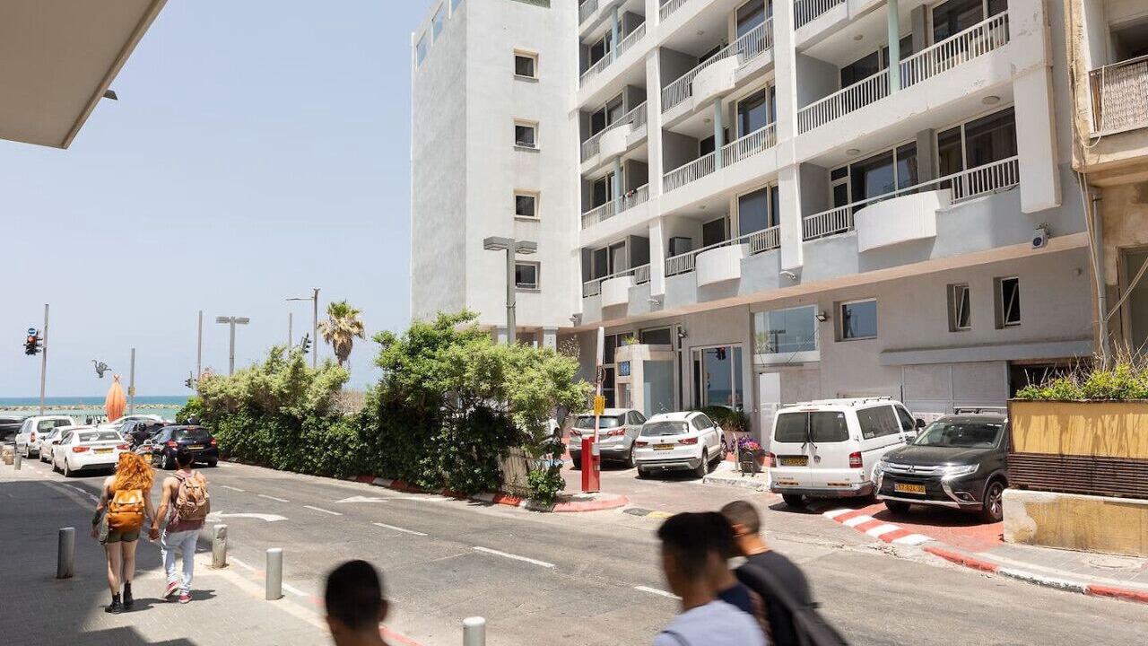 Photo of Others in Tel Aviv Promenade