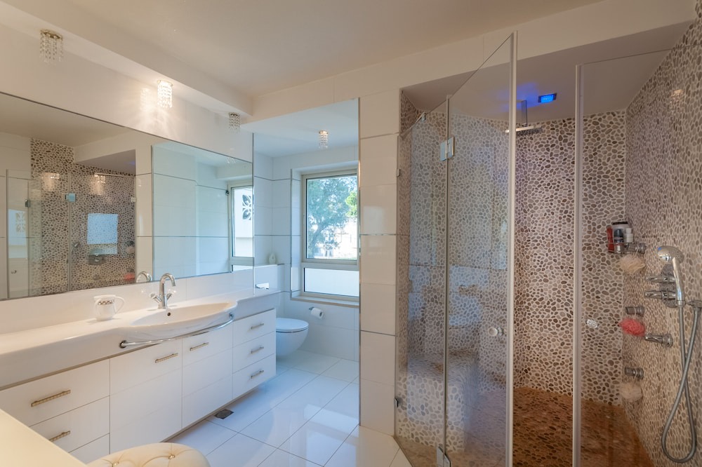 Photo of Bathroom in Herzliya Pituach