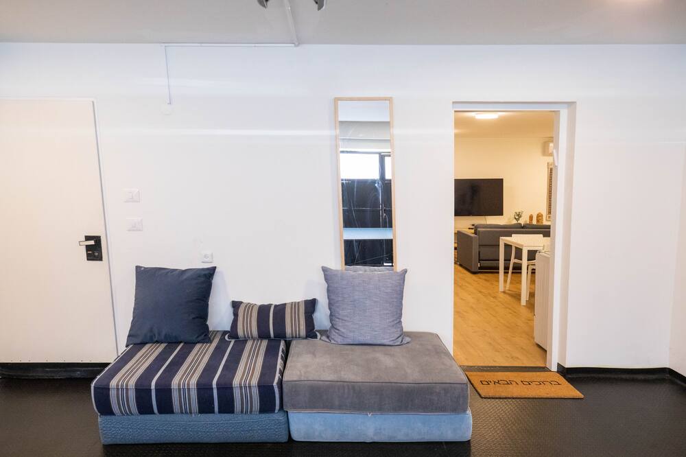 Photo of Livingroom in Ramat Gan