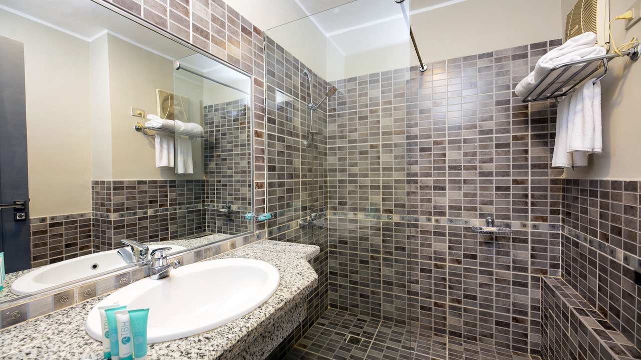 Photo of Bathroom in Sheraton Road -Sakkala