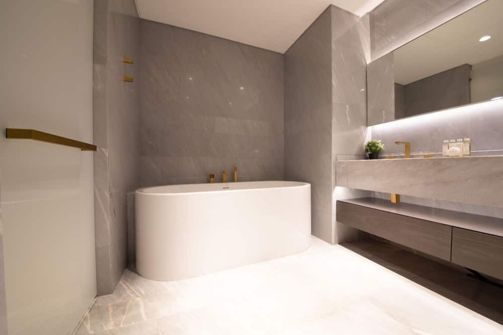 Photo of Bathroom in Sheikh Zayed Road