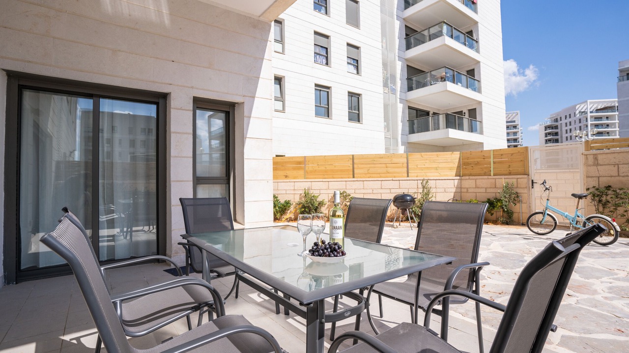 Photo of Patio Balcony in Nahariya
