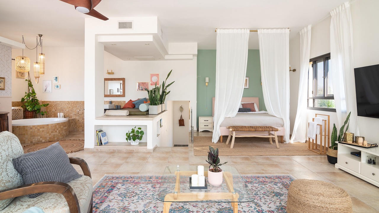 Photo of Others in Ben Ami