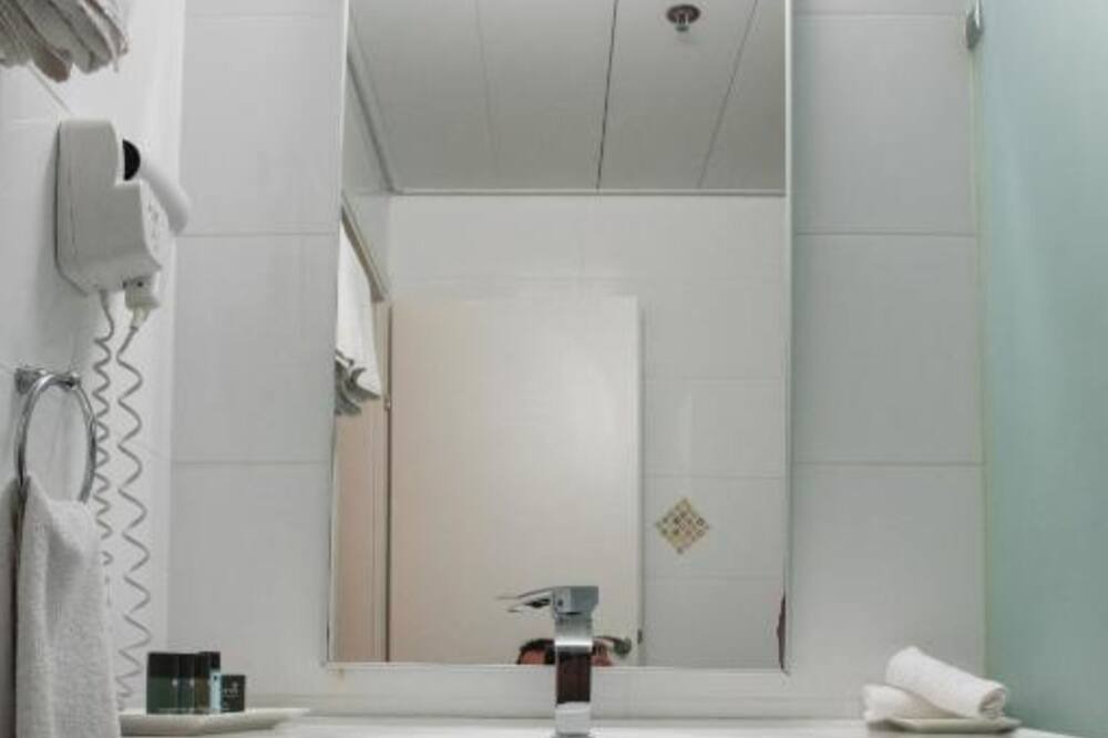 Photo of Bathroom in Old City