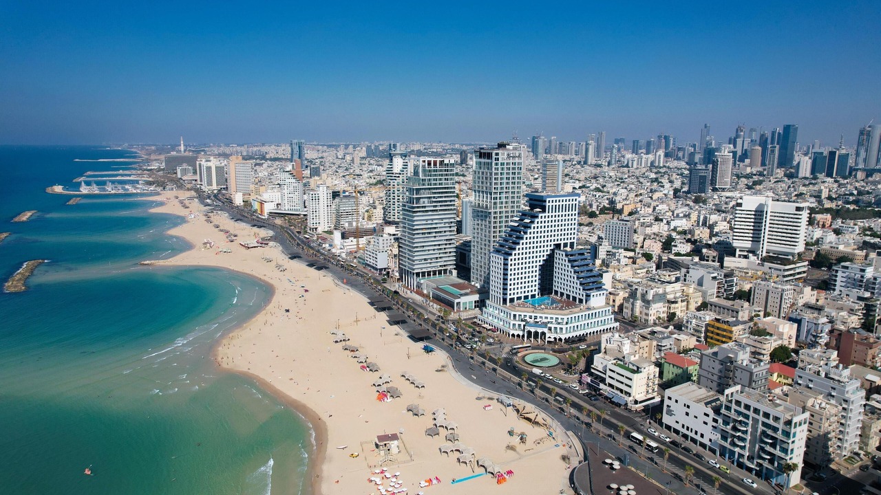 Photo of Others in Tel Aviv Promenade