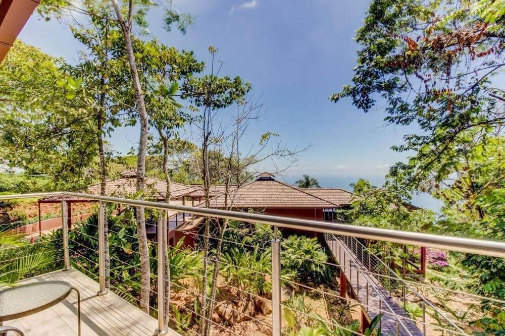 Photo of Patio Balcony in Dominical