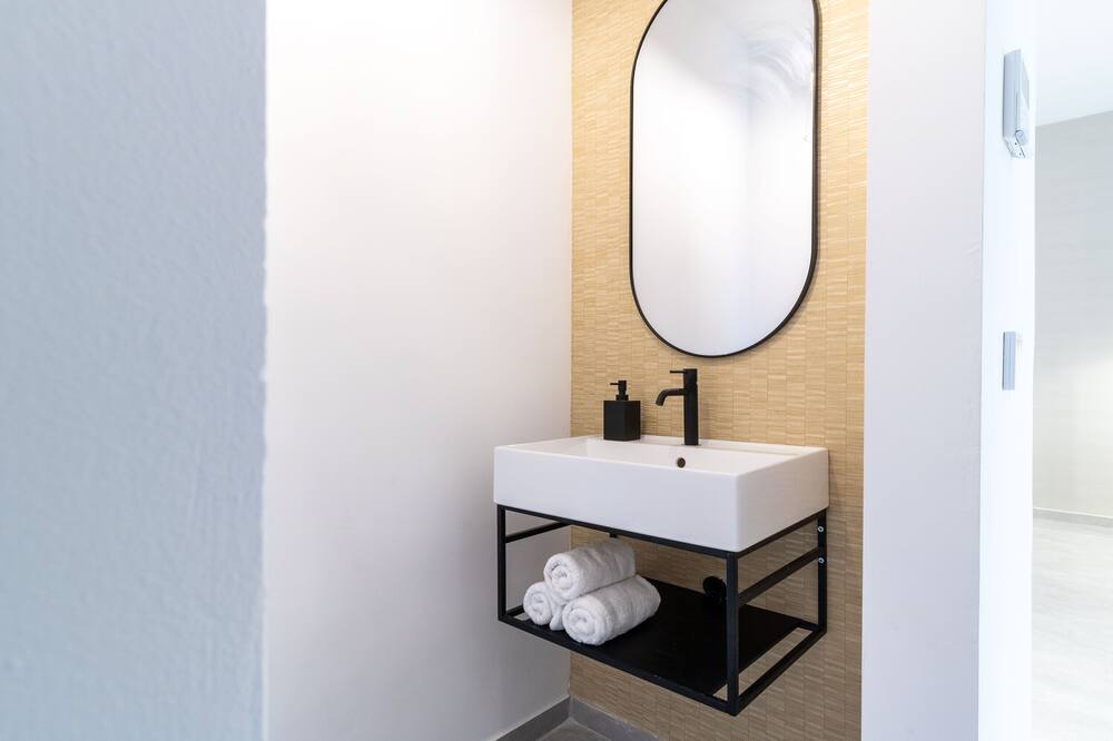 Photo of Bathroom in Nachlaot