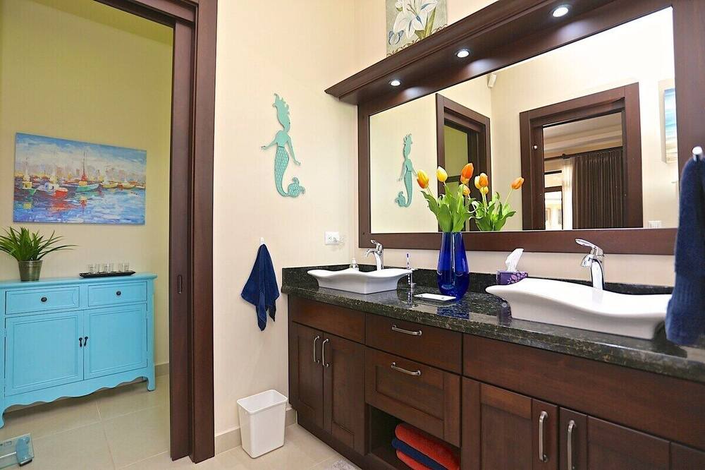 Photo of Bathroom in Coco