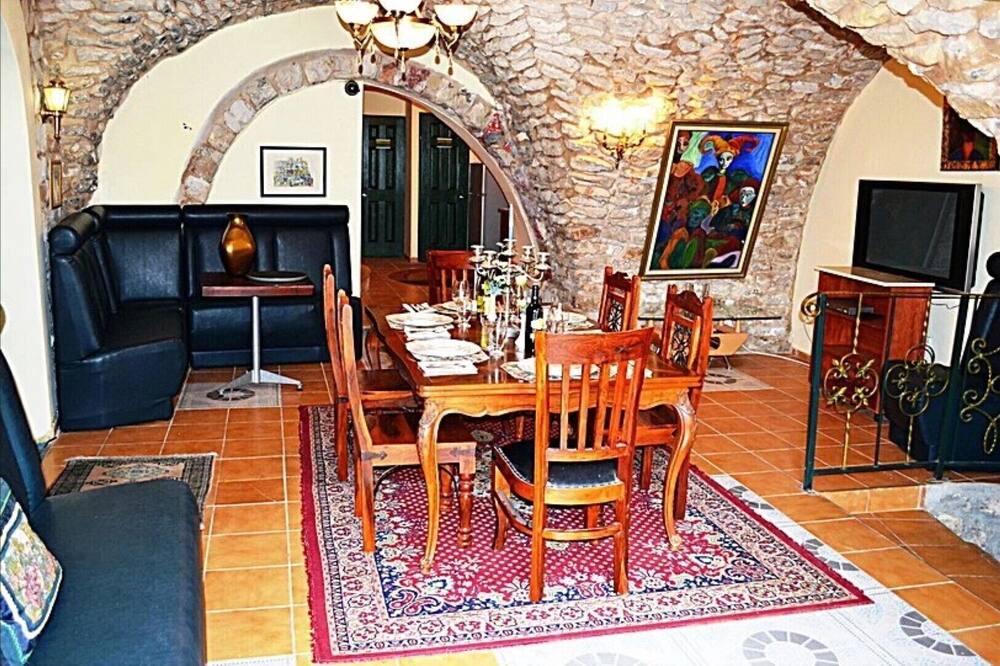 Photo of Kitchen in Artists Colony
