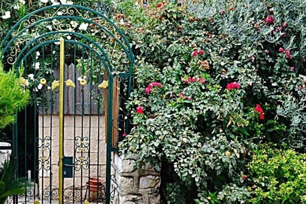 Photo of Outdoor in Artists Colony