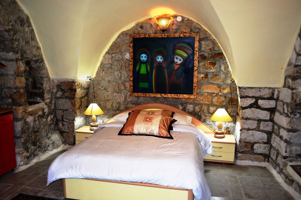 Photo of Bedroom in Artists Colony