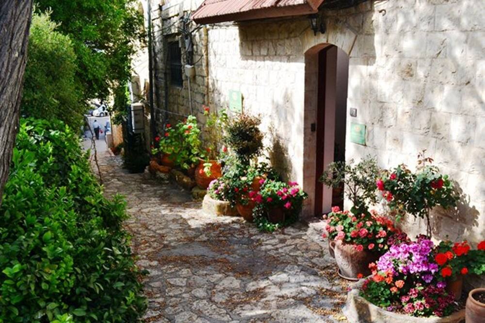Photo of Outdoor in Artists Colony