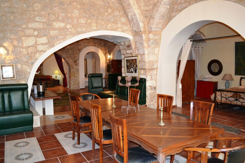 Photo of Livingroom in Artists Colony