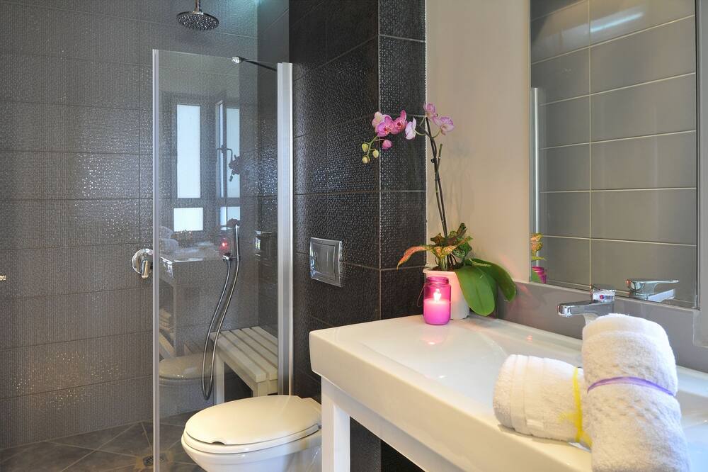 Photo of Bathroom in Afik