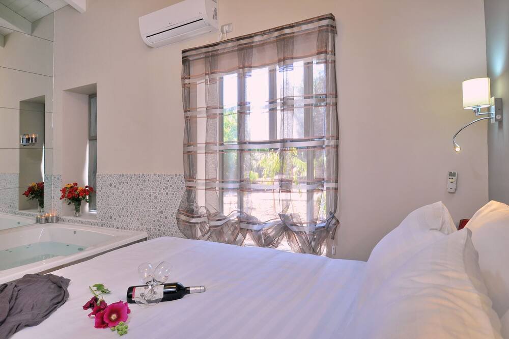 Photo of Bedroom in Afik