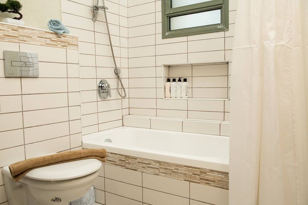 Photo of Bathroom in She'ar Yashuv