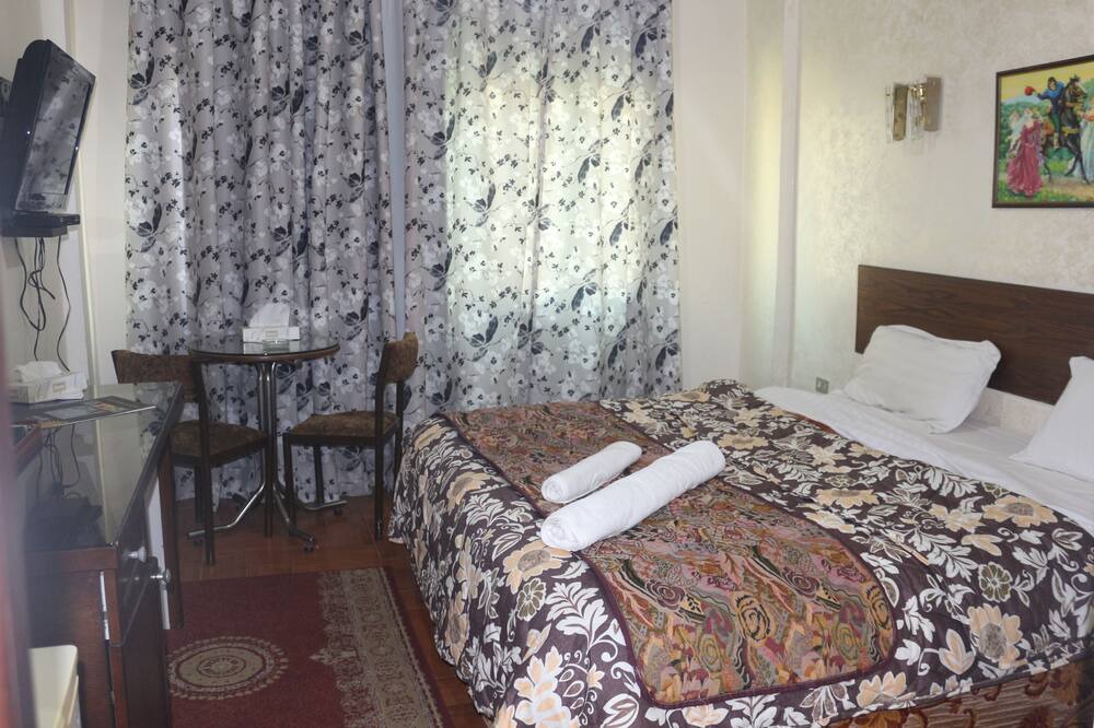 Photo of Bedroom in Al Jubeiha