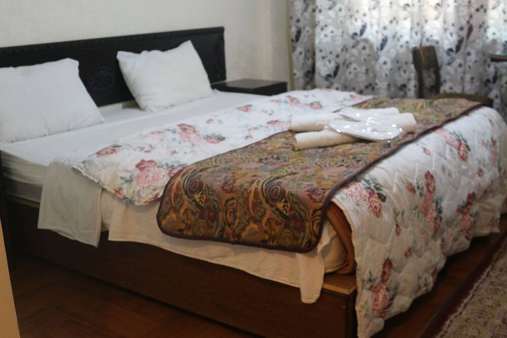 Photo of Bedroom in Al Jubeiha