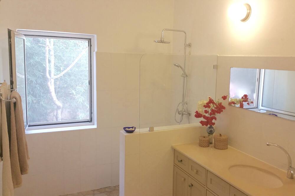 Photo of Bathroom in Zikhron Ya'aqov