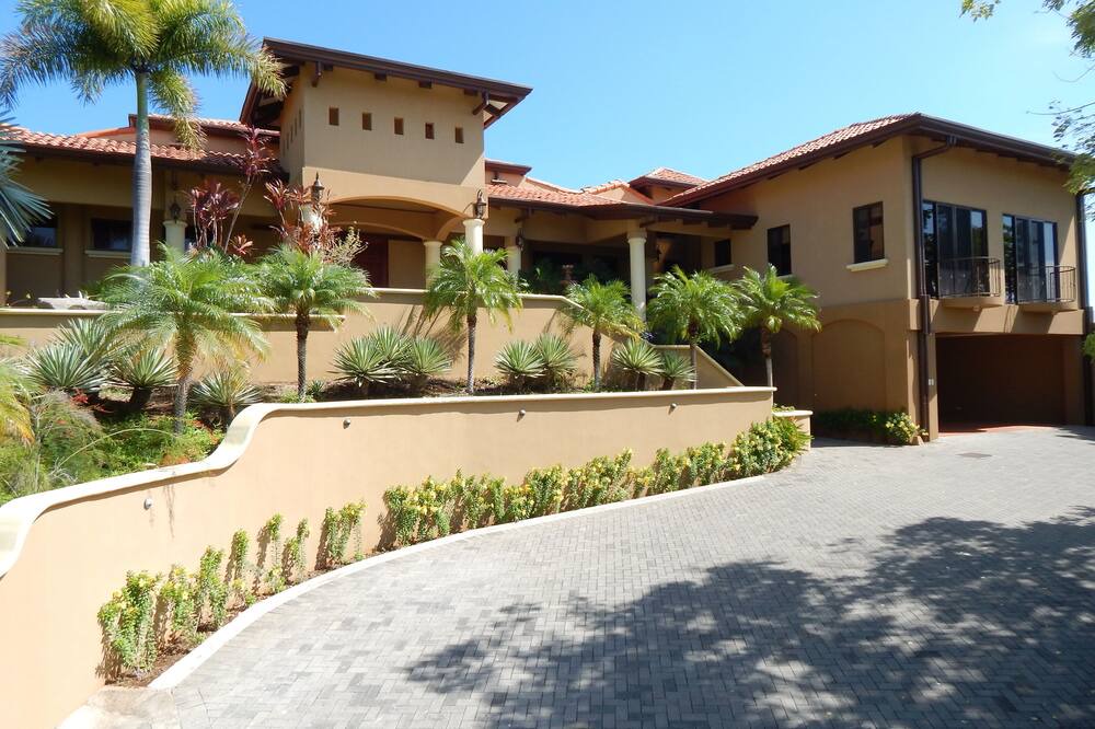 Photo of Outdoor in Coco