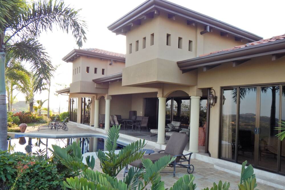 Photo of Outdoor in Coco