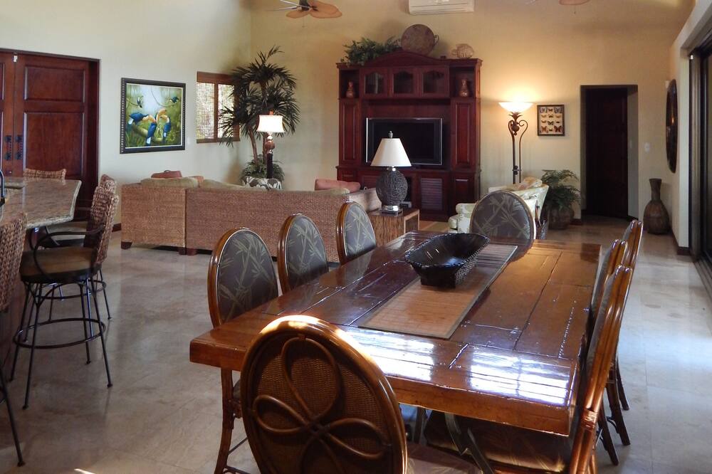 Photo of Livingroom in Coco