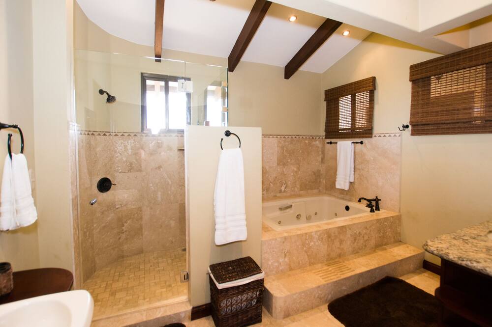 Photo of Bathroom in Coco