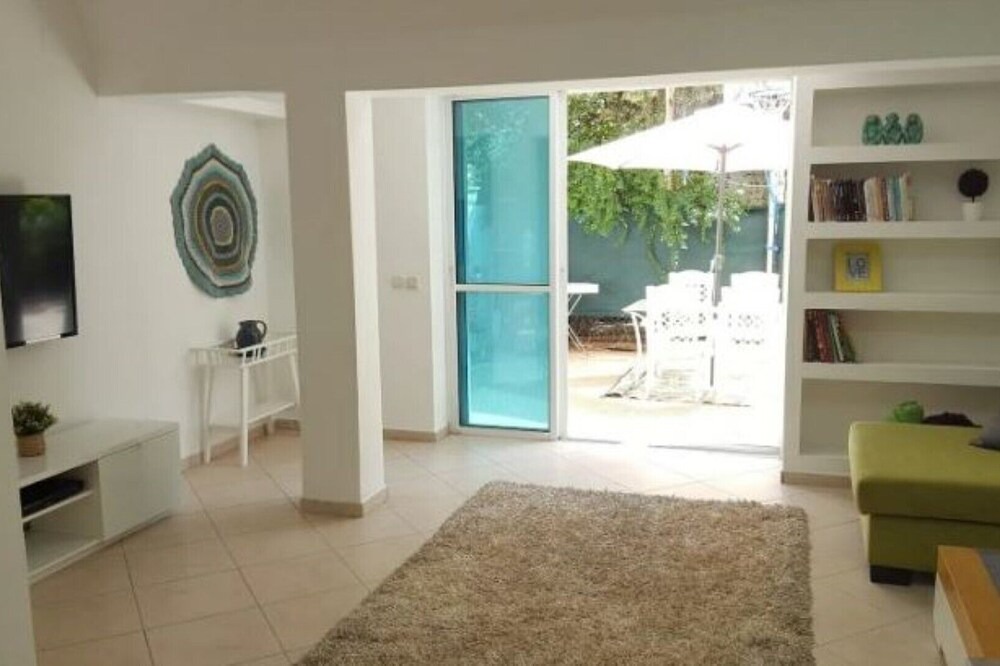 Photo of Livingroom in Ramat Gan