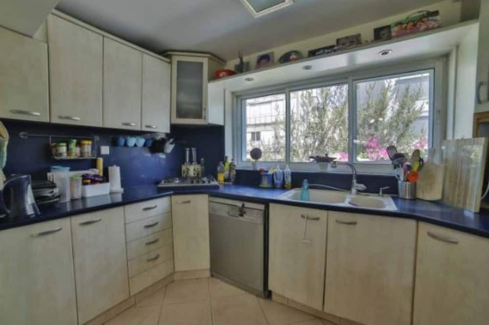 Photo of Kitchen in Ramat Gan