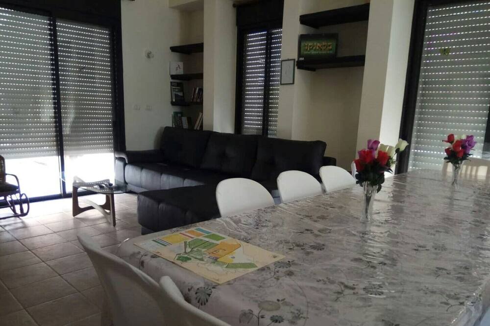 Photo of Livingroom in Midreshet Ben-Gurion