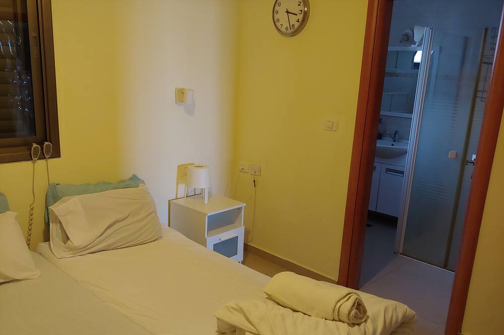 Photo of Bedroom in Petah Tikva