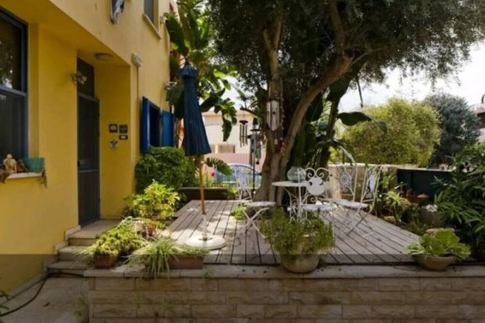 Photo of Outdoor in Yehud