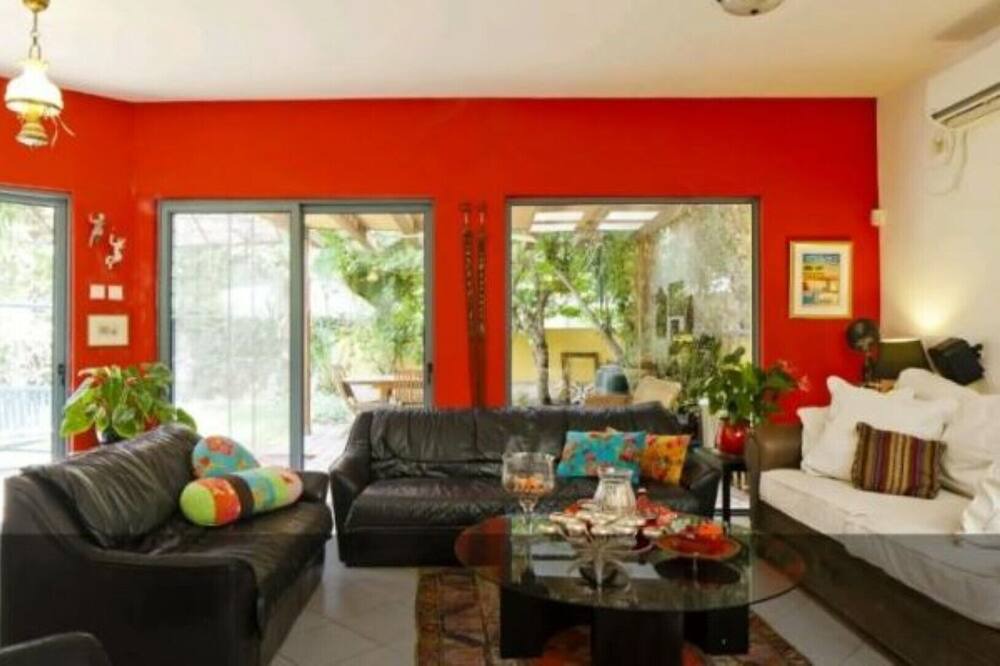 Photo of Livingroom in Yehud