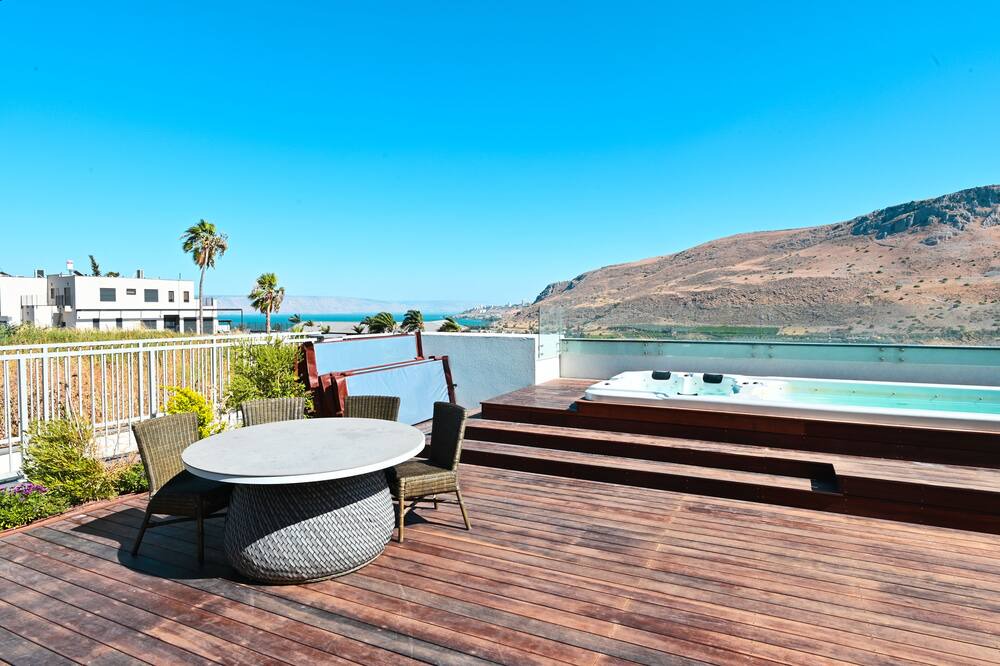 Photo of Patio Balcony in Migdal
