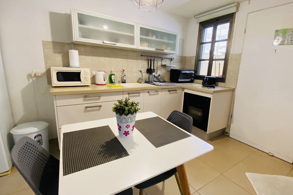 Photo of Kitchen in Ra'ananna